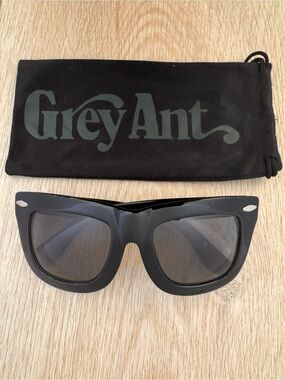 Grey Ant Black Oversized Sunglasses + Orig Protective Bag